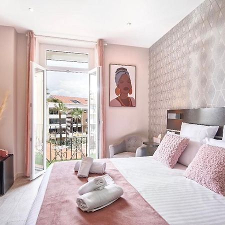 Hotel Du Vieux Port Saint-Raphaël エクステリア 写真