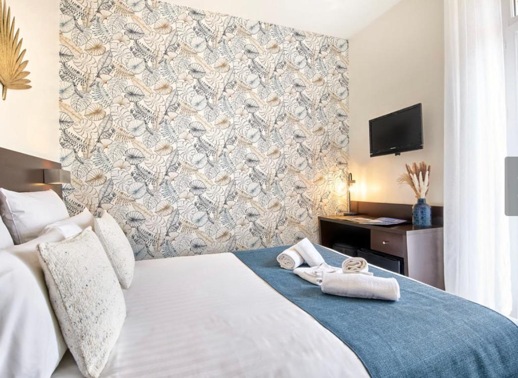 Hotel Du Vieux Port Saint-Raphaël エクステリア 写真