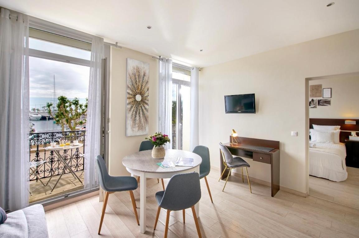 Hotel Du Vieux Port Saint-Raphaël エクステリア 写真